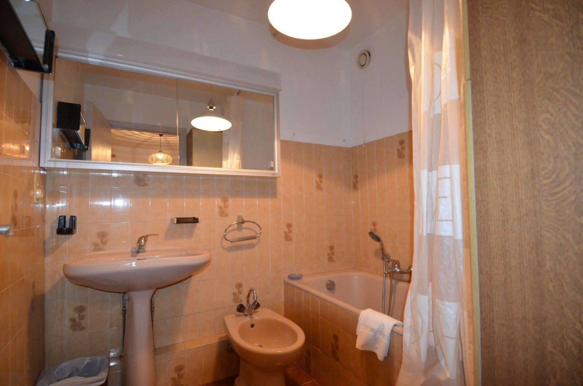 Appartement 6 Personnes Avec Terrasse Le Port Nice Eksteriør bilde