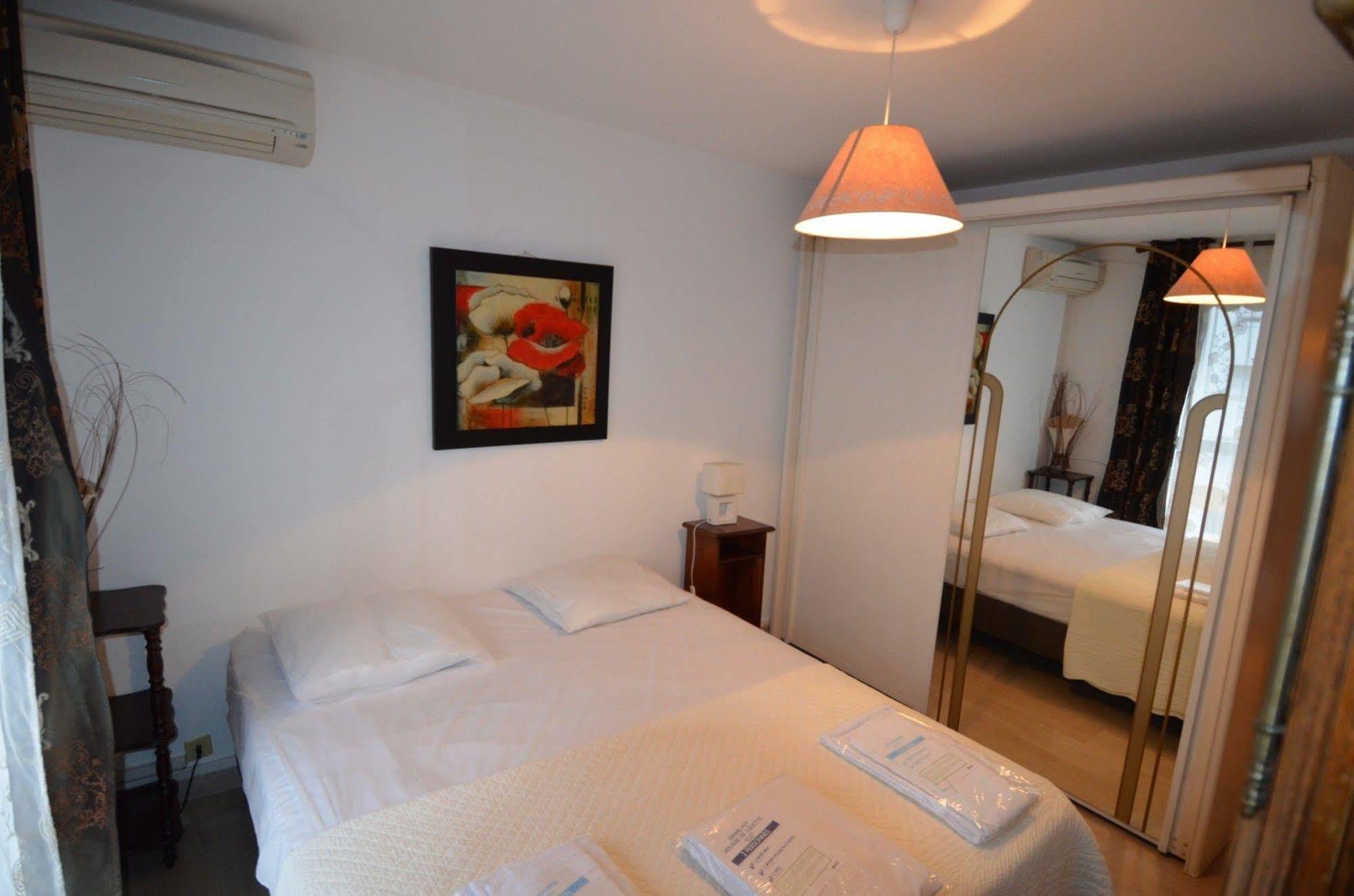 Appartement 6 Personnes Avec Terrasse Le Port Nice Eksteriør bilde